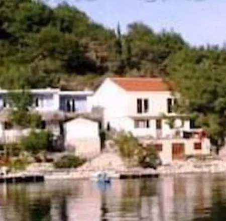 Nikki Apartament